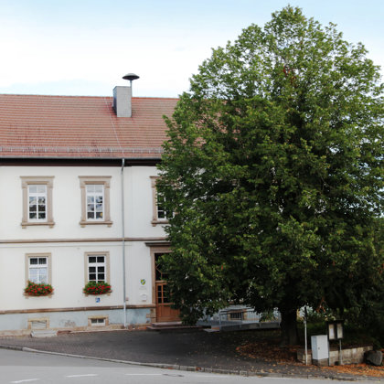 Haus der Vereine: 1892/1893 als protestantisches Schulhaus errichtet