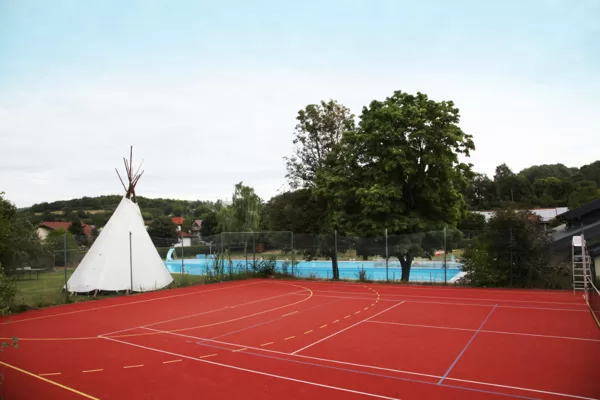 Tippi-Zelt zu Mieten, Mehrzwecksportfeld ...