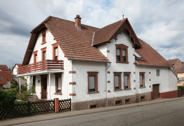 "Bocke" | 1914 erbaut, wohnte hier der Bader Emil Bock, der in seiner Praxis als Dentist u
