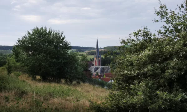 47 Meter hoch ist der Kirchturm unserer Protestantischen Kirche.